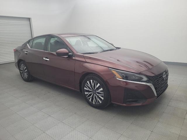 Photo of 2023 Red Nissan Altima