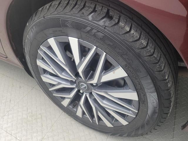 Photo of 2023 Red Nissan Altima