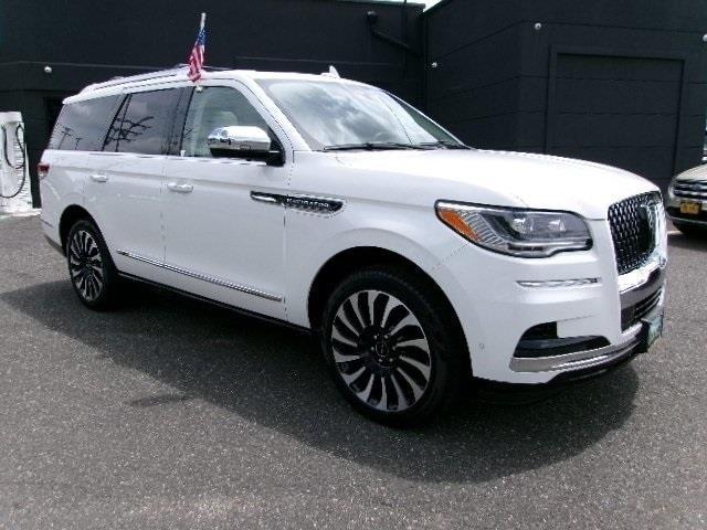 Photo of 2022 PRISTINE WHITE METALLIC 3C Lincoln Navigator