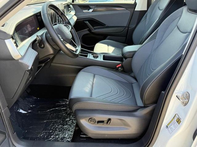 Photo of 2025 Pure White Volkswagen Tiguan