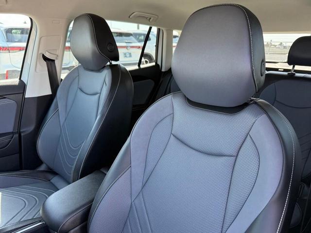 Photo of 2025 Pure White Volkswagen Tiguan