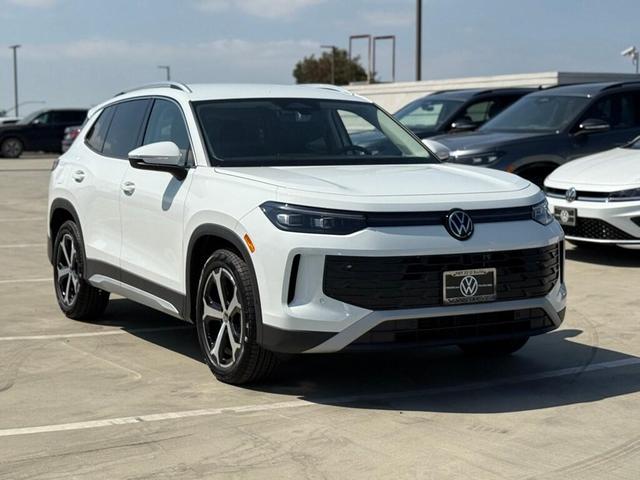 Photo of 2025 Pure White Volkswagen Tiguan