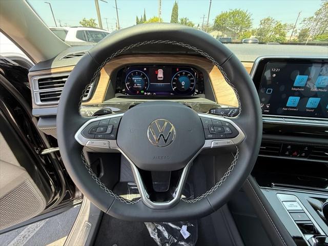 Photo of 2025 Deep Black Pearl Volkswagen Atlas
