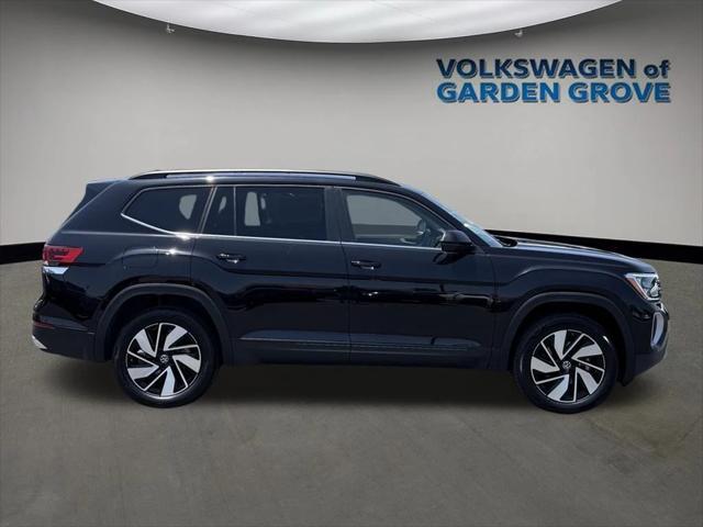 Photo of 2025 Deep Black Pearl Volkswagen Atlas