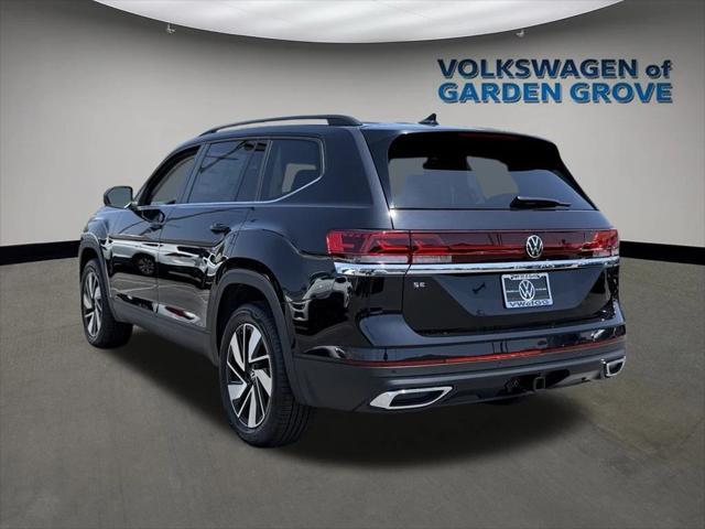 Photo of 2025 Deep Black Pearl Volkswagen Atlas
