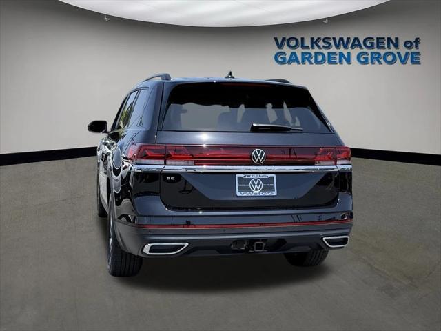 Photo of 2025 Deep Black Pearl Volkswagen Atlas