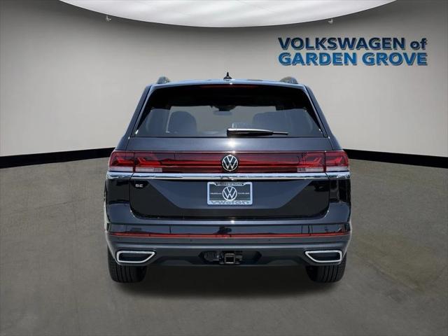 Photo of 2025 Deep Black Pearl Volkswagen Atlas
