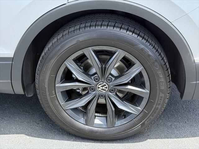 Photo of 2024 Silver Metallic Volkswagen Tiguan