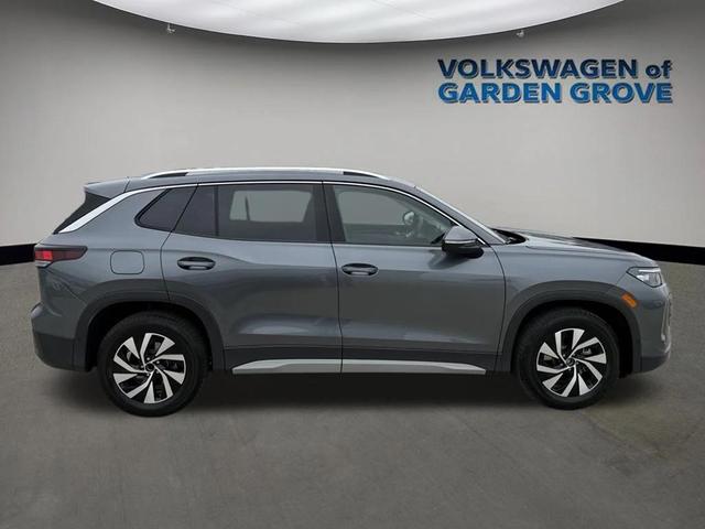 Photo of 2025 Platinum Gray Volkswagen Tiguan