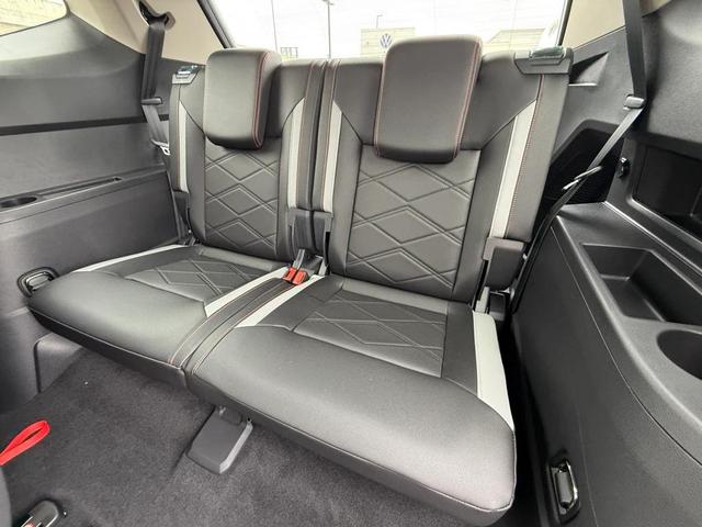 Photo of 2025 Deep Black Pearl Volkswagen Atlas