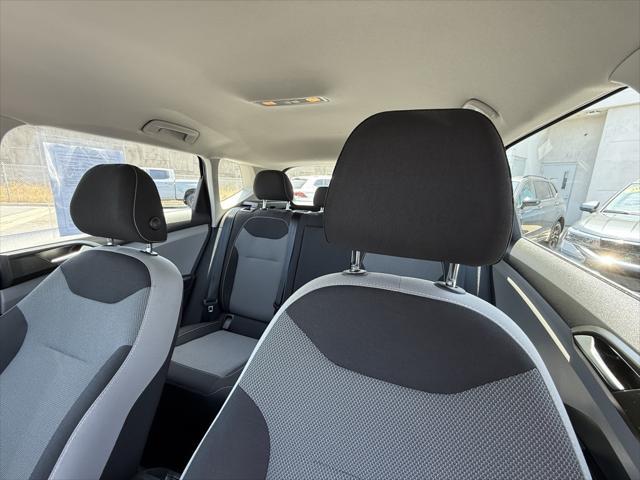 Photo of 2023 Dusk Blue Metallic Volkswagen Taos
