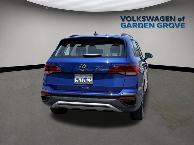 Photo of 2023 Dusk Blue Metallic Volkswagen Taos