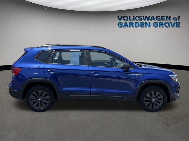 Photo of 2023 Dusk Blue Metallic Volkswagen Taos