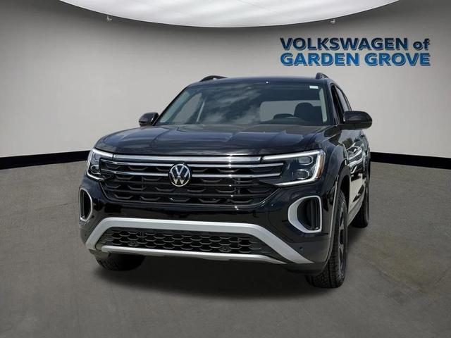 Photo of 2025 Deep Black Pearl Volkswagen Atlas