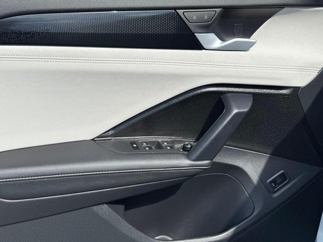 Photo of 2025 Pure White Volkswagen Tiguan