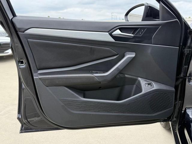 Photo of 2025 Deep Black Pearl Volkswagen Jetta