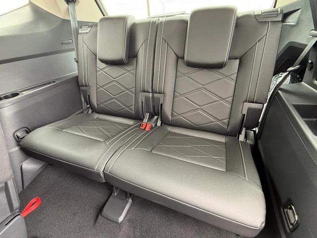 Photo of 2025 Deep Black Pearl Volkswagen Atlas