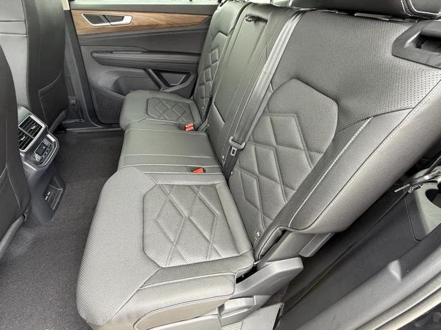 Photo of 2025 Deep Black Pearl Volkswagen Atlas