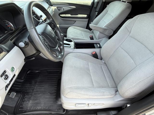 Photo of 2020 Lunar Silver Metallic Honda Pilot