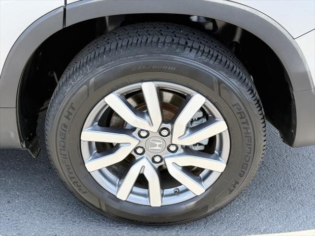 Photo of 2020 Lunar Silver Metallic Honda Pilot