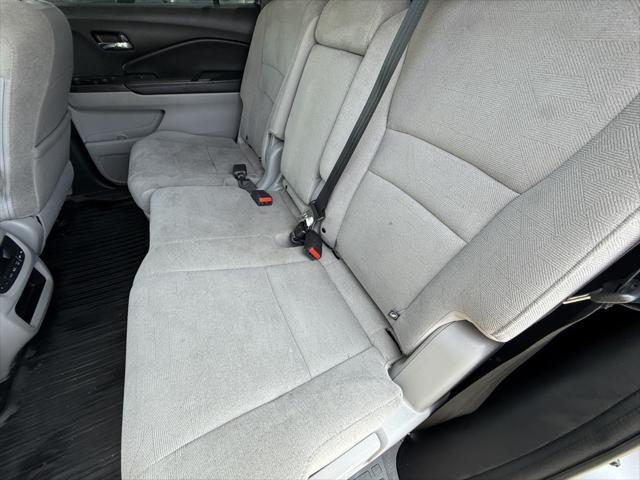 Photo of 2020 Lunar Silver Metallic Honda Pilot