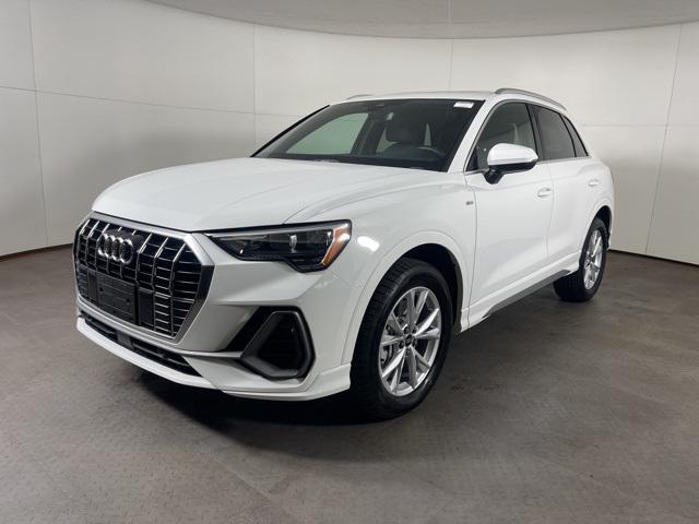 Photo of 2022 Ibis White Audi Q3