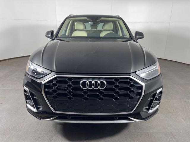 Photo of 2023 Black Metallic Audi Q5
