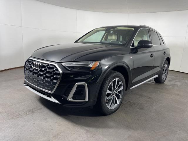 Photo of 2023 Black Metallic Audi Q5