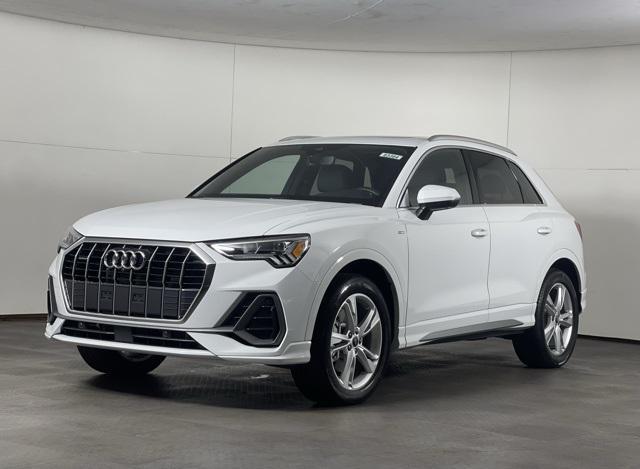 Photo of 2024 Glacier White Metallic Audi Q3