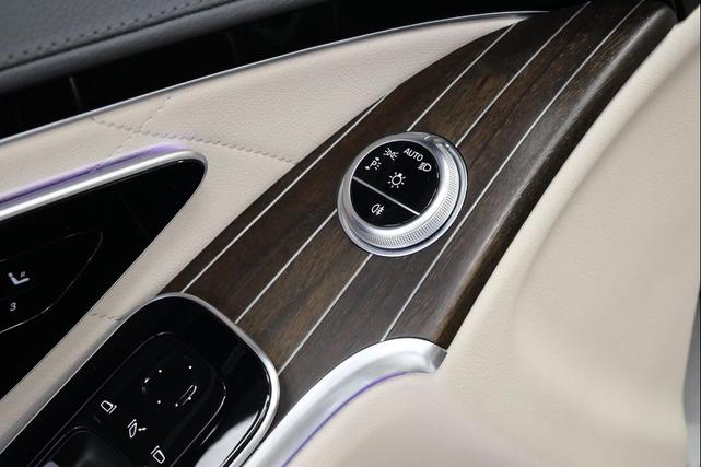 Photo of 2023 MANUFAKTUR Diamond White Metallic Mercedes-Benz S-Class