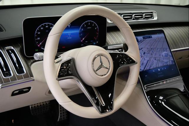 Photo of 2023 MANUFAKTUR Diamond White Metallic Mercedes-Benz S-Class