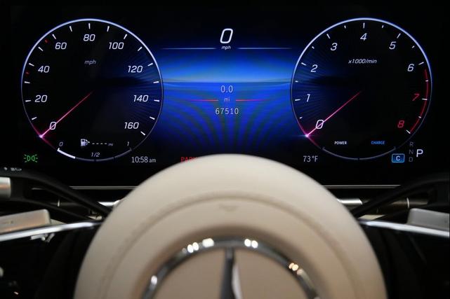 Photo of 2023 MANUFAKTUR Diamond White Metallic Mercedes-Benz S-Class