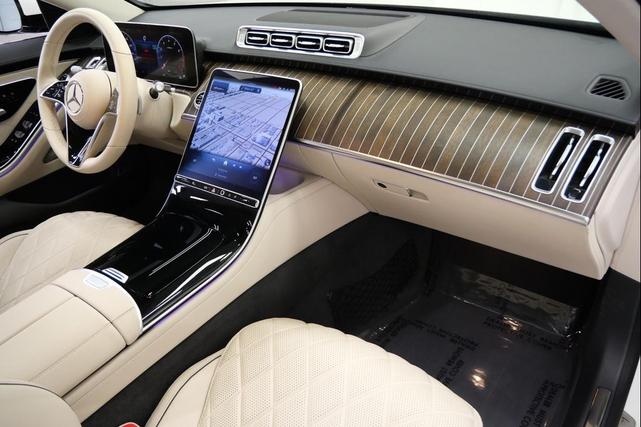 Photo of 2023 MANUFAKTUR Diamond White Metallic Mercedes-Benz S-Class