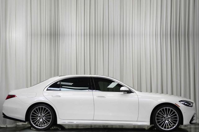 Photo of 2023 MANUFAKTUR Diamond White Metallic Mercedes-Benz S-Class