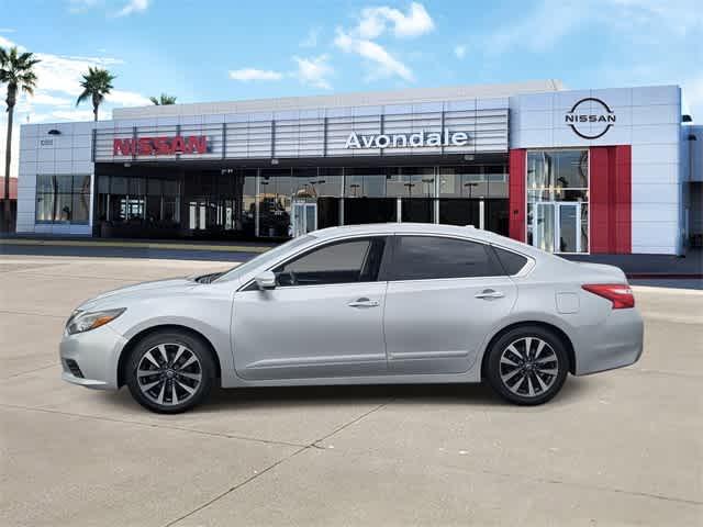Photo of 2017 Brilliant Silver Nissan Altima