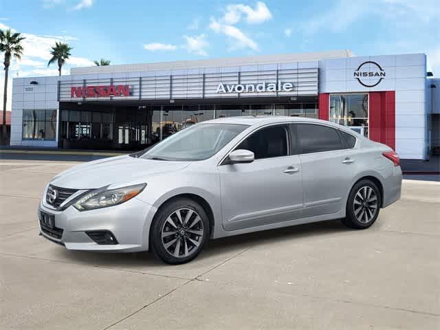 Photo of 2017 Brilliant Silver Nissan Altima