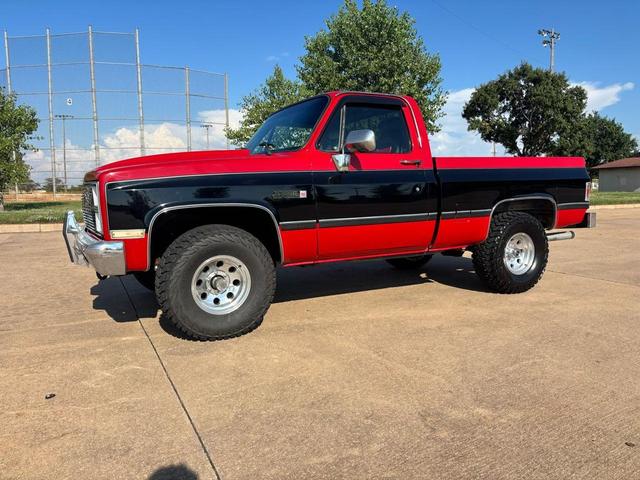 Photo of 1984 Red GMC Pickup Truck