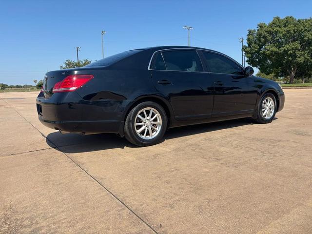 Photo of 2006 Black Toyota Avalon