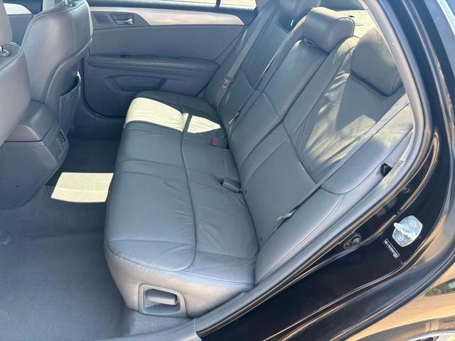 Photo of 2006 Black Toyota Avalon