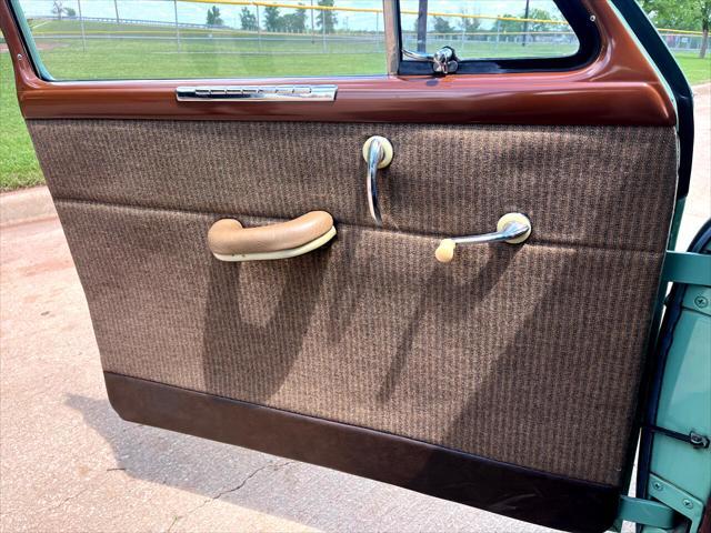Photo of 1950 Light Green Plymouth DeLuxe