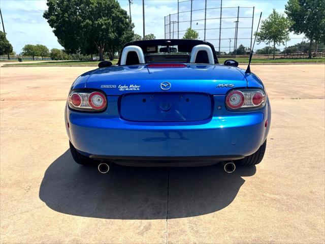 Photo of 2006 Blue Mazda MX-5 Miata