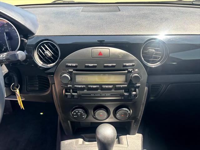 Photo of 2006 Blue Mazda MX-5 Miata