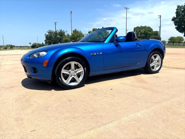 Photo of 2006 Blue Mazda MX-5 Miata