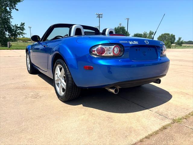 Photo of 2006 Blue Mazda MX-5 Miata