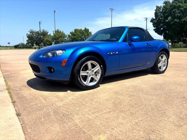Photo of 2006 Blue Mazda MX-5 Miata