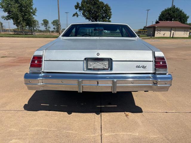 Photo of 1977 Silver Chevrolet Monte Carlo