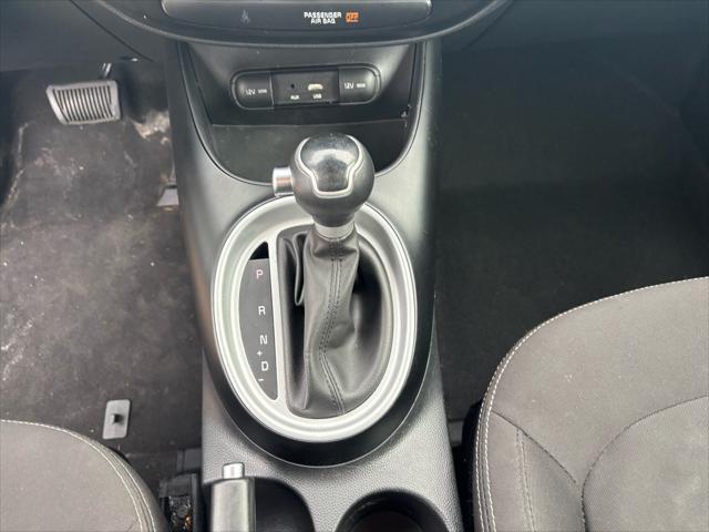Photo of 2017 Silver Kia Soul
