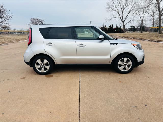 Photo of 2017 Silver Kia Soul