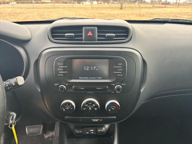 Photo of 2017 Silver Kia Soul
