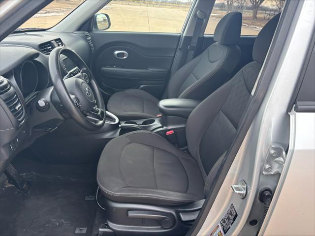Photo of 2017 Silver Kia Soul